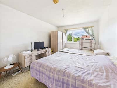 Main Road, Gloucester - Image 12