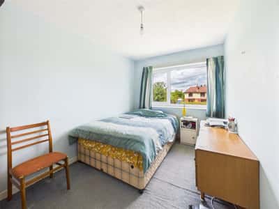 Main Road, Gloucester - Image 13