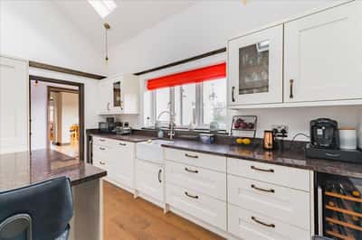 New Road, Great Yarmouth - Image 11