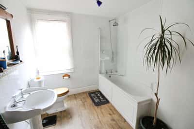 Harcourt Street, Newark - Image 12