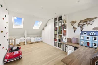 Arlington Road, Teddington - Image 11