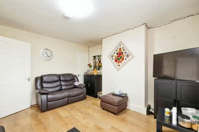 Otley Way, Watford - Image 8