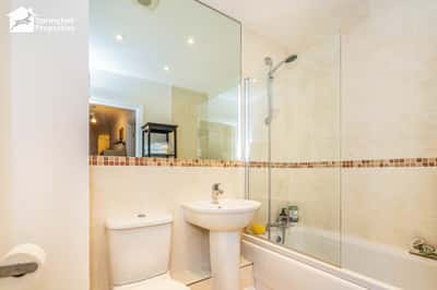 London Road, Ascot - Image 6