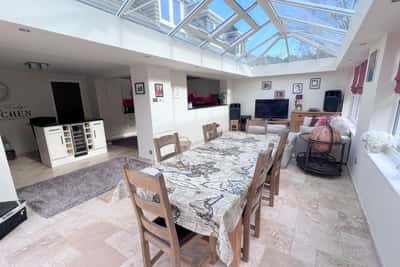 Beechwood Road, Ferndown - Image 2