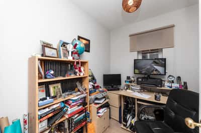 Glen Court, Castleford - Image 10