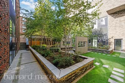 Upper Richmond Road, Putney - Image 4