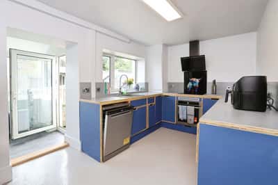 Park Road, Wrexham - Image 5