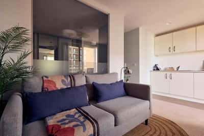 Studio apartment at Aston Place - Image 10