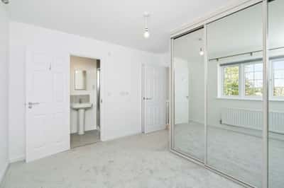 3 bedroom house at Spinning Fields - Image 5