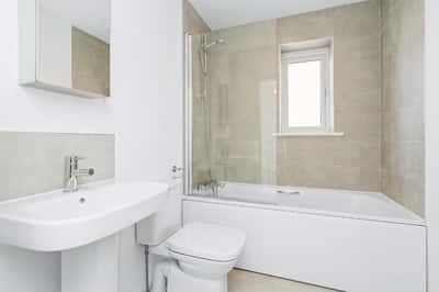 3 bedroom house at Spinning Fields - Image 6