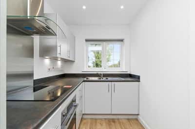 2 bedroom apartment at Spinning Fields - Image 4