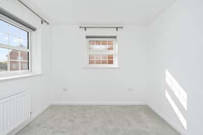 3 bedroom house at Spinning Fields - Image 7