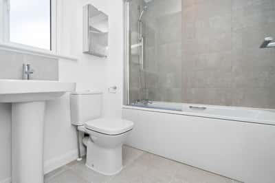 3 bedroom house at Spinning Fields - Image 16