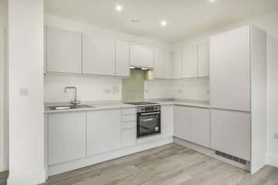 Studio apartment at Pioneer Wharf at Waterfront - Image 4