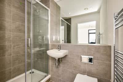 2 bedroom apartment at Pioneer Wharf at Waterfront - Image 5