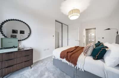 3 bedroom apartment at Clapham Park - Image 10