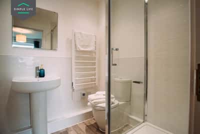 2 bedroom apartment at Coppenhall Place - Image 19