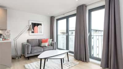 Studio apartment at Lochrin Quay - Image 11