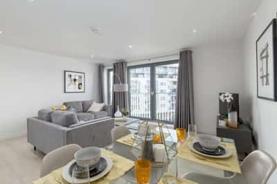 2 bedroom apartment at Lochrin Quay - Image 8