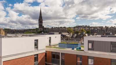 4 bedroom apartment at Lochrin Quay - Image 8