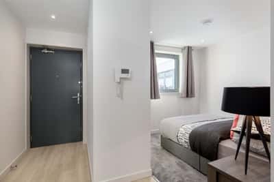 Studio apartment at Lochrin Quay - Image 1
