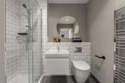 Studio apartment at Lochrin Quay - Image 10