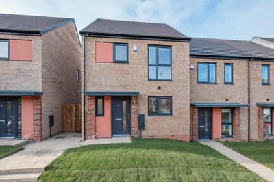 3 bedroom house at Freight Village - Image 1