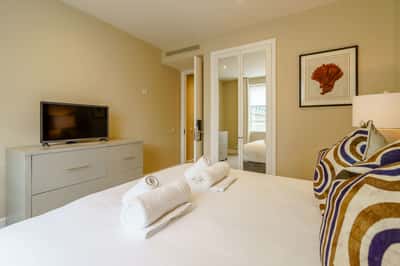 2 bedroom apartment at Circus Apartments - Image 2