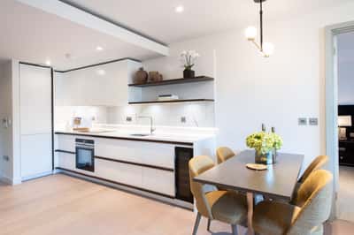 2 bedroom apartment at Garrett Mansions - Image 12