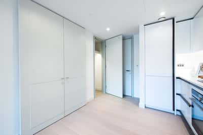 2 bedroom apartment at Garrett Mansions - Image 15