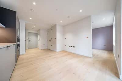 1 bedroom apartment at Upper Riverside - Image 4