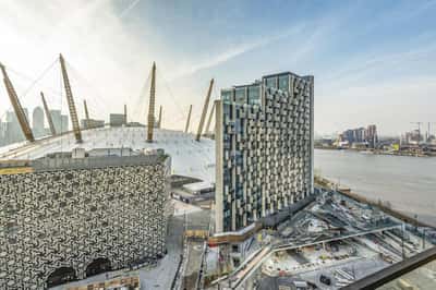 2 bedroom apartment at Upper Riverside - Image 6