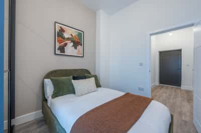 2 bedroom apartment at The Bays - Image 5