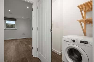 1 bedroom apartment at Beaumont Manor - Image 1