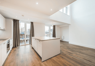 2 bedroom duplex at Howard Court - Image 6