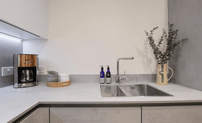 Studio apartment at Howard Court - Image 12