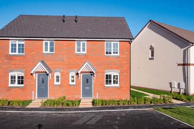 3 bedroom house at Isleport Grove - Image 14