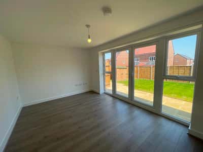 3 bedroom house at The Pioneers - Image 3