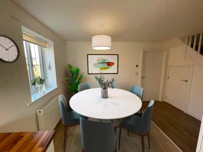 3 bedroom house at The Pioneers - Image 8