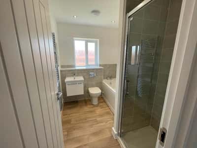 3 bedroom house at The Pioneers - Image 12