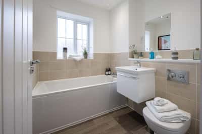 3 bedroom house at The Pioneers - Image 3