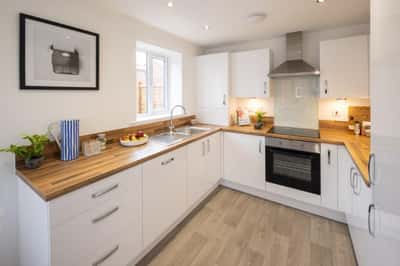 3 bedroom house at The Pioneers - Image 12