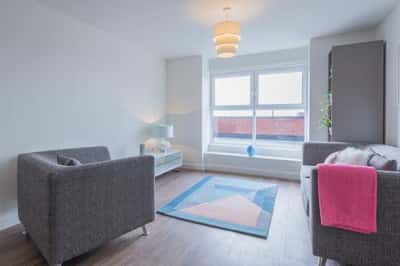 Studio apartment at Clarendon Quarter - Image 8