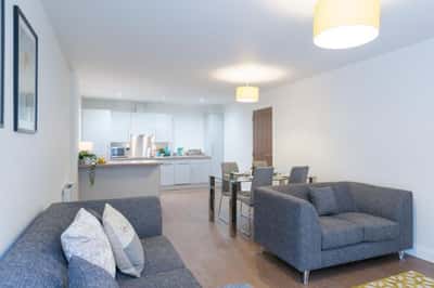 Studio apartment at Clarendon Quarter - Image 24