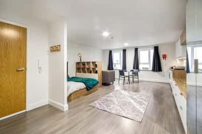 Studio apartment at Clarendon Quarter - Image 21