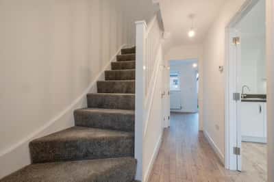 4 bedroom house at Pleasley View - Image 5