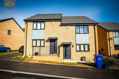 3 bedroom house at Yew Gardens - Image 5