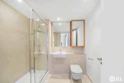 3 bedroom apartment at Sugar House Island - Image 12