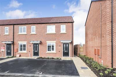 2 bedroom house at Norwood Quarter - Image 8