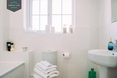 3 bedroom house at James Mill Way - Image 6